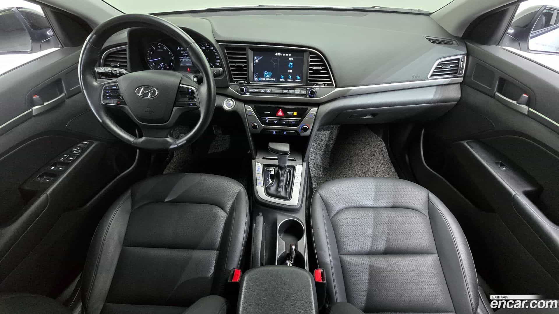 AVANTE Hyundai 2018.3-INNER-007