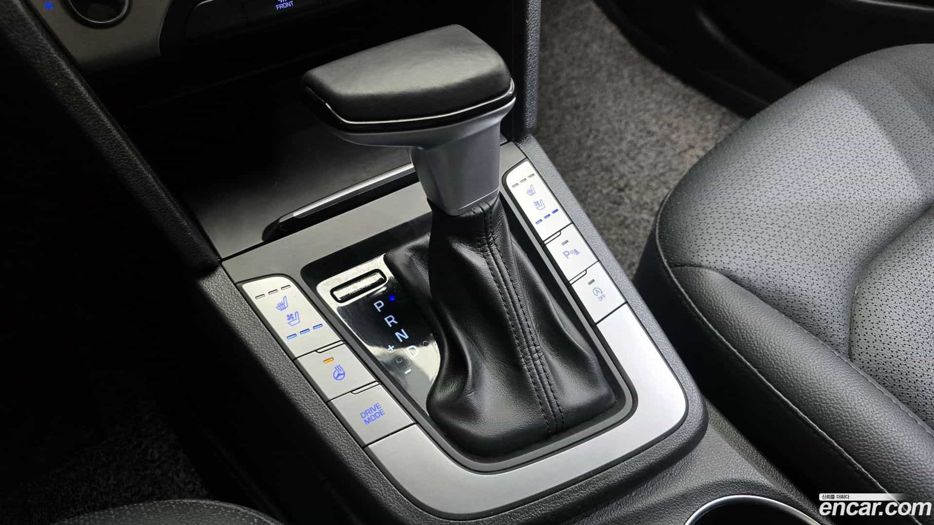 AVANTE Hyundai 2018.3-INNER-009