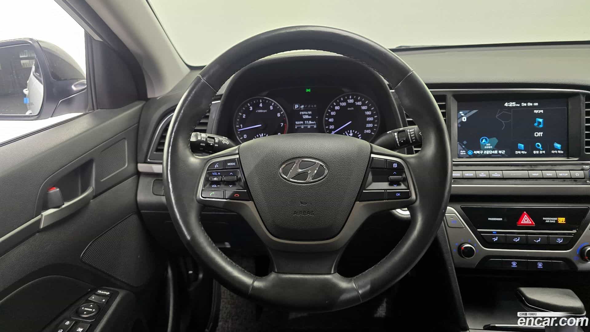 AVANTE Hyundai 2018.3-OPTION-018