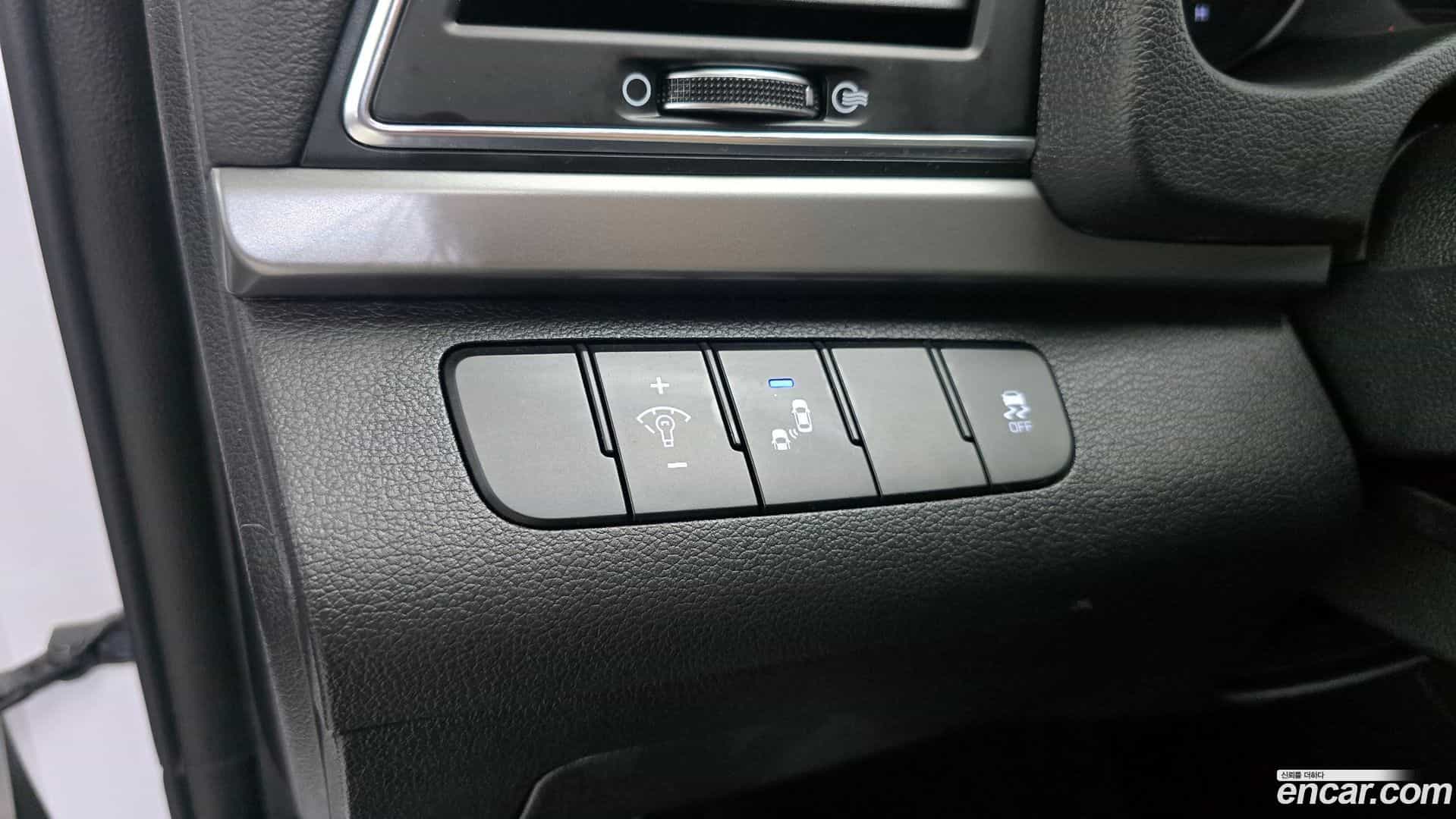 AVANTE Hyundai 2018.3-OPTION-023