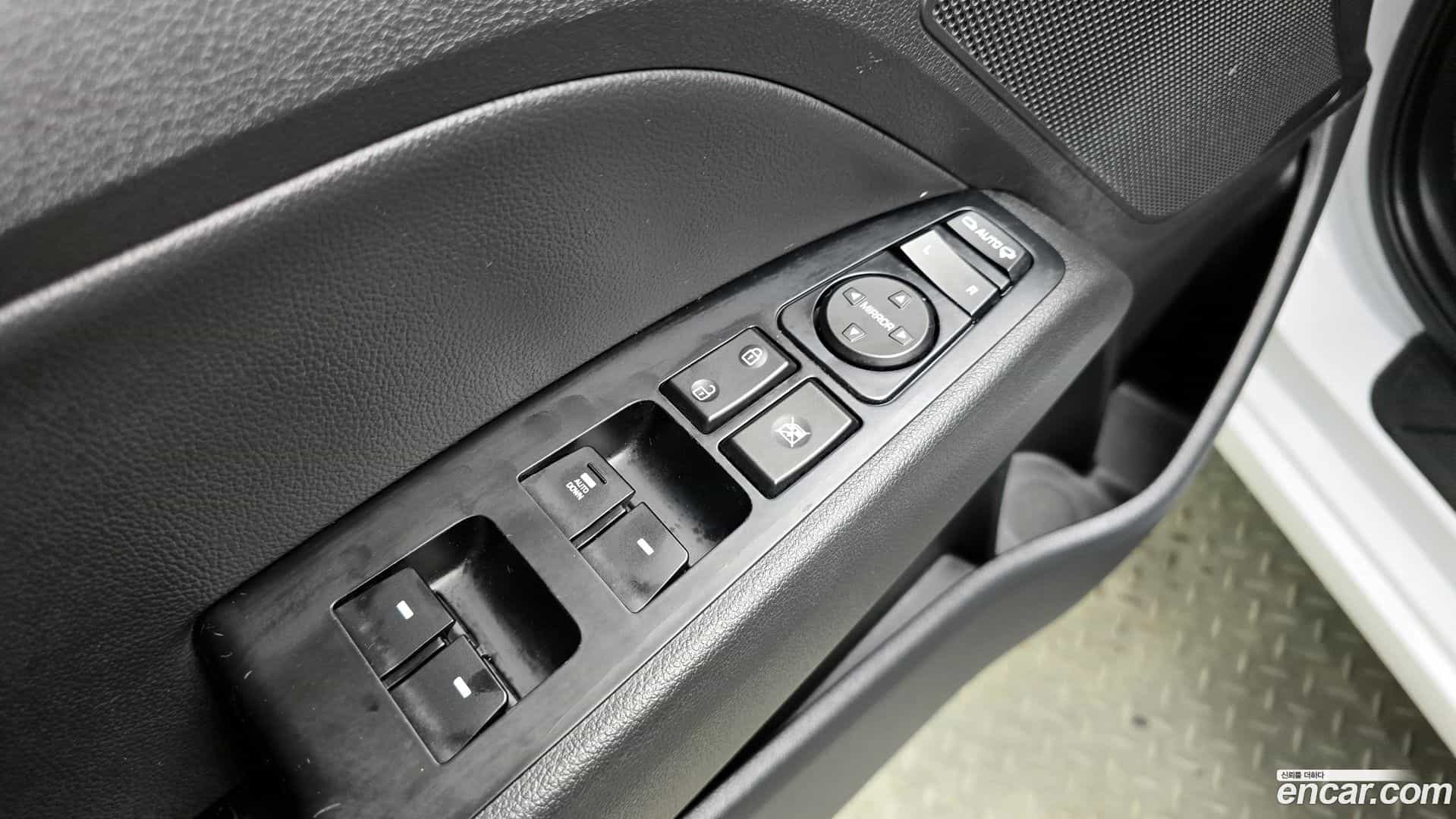 AVANTE Hyundai 2018.3-OPTION-040