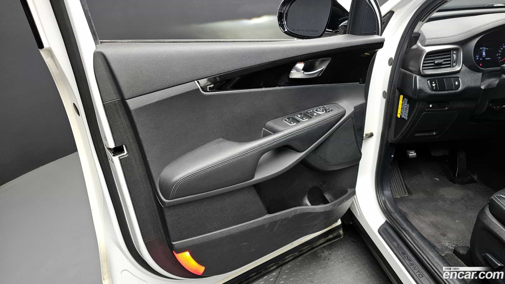 Sorento Kia 2018.2-INNER-034