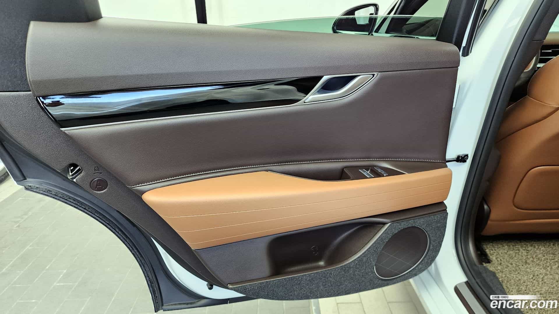 G80 Genesis 2023.8-INNER-035