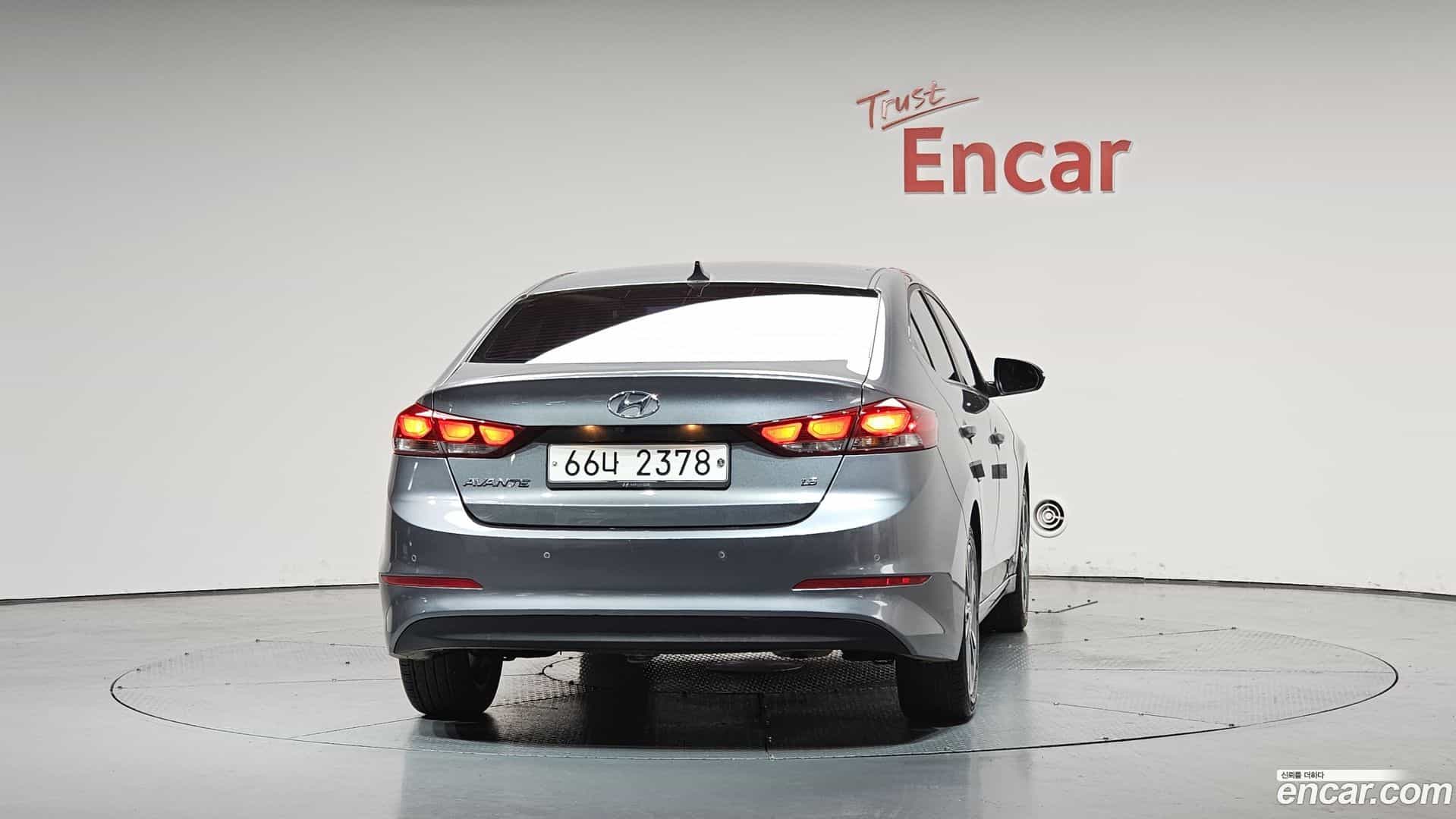 AVANTE Hyundai 2018.0-OUTER-004