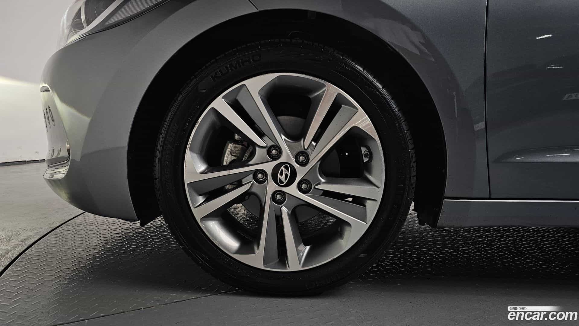 AVANTE Hyundai 2018.0-OUTER-005