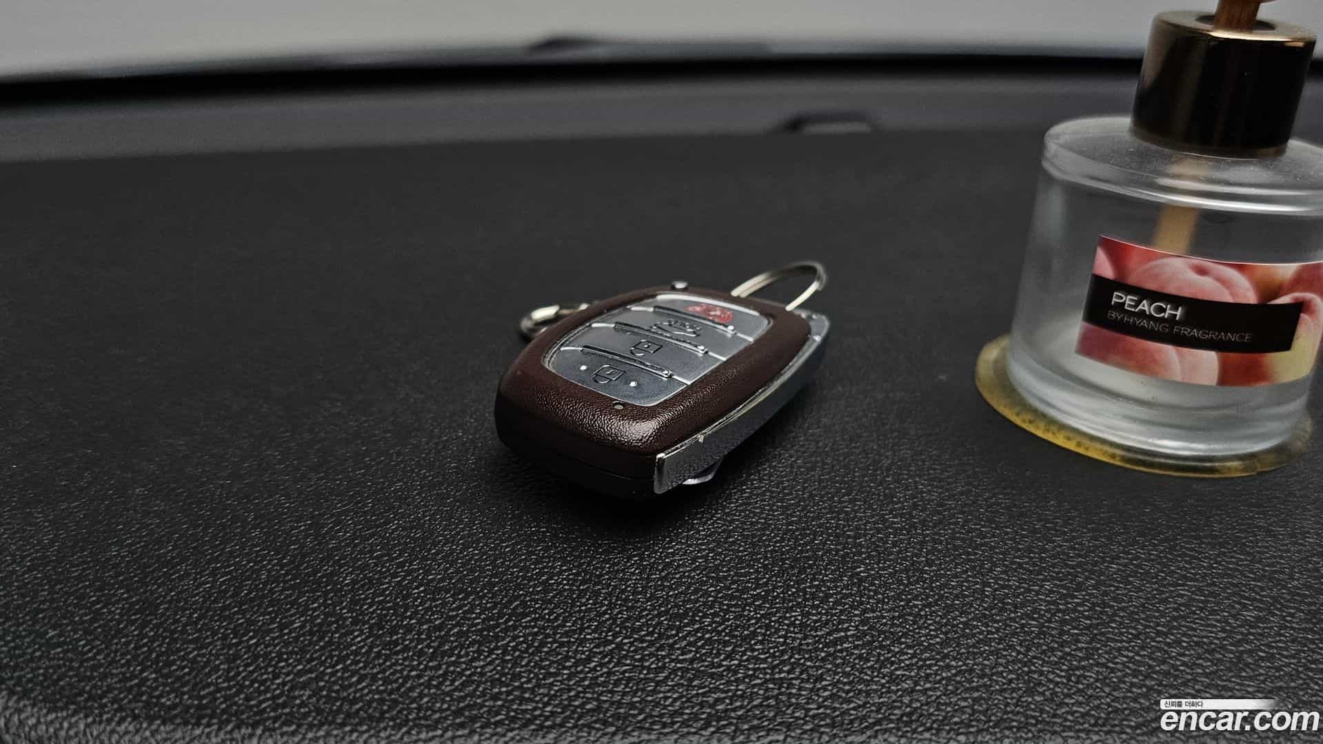 AVANTE Hyundai 2018.0-OPTION-023