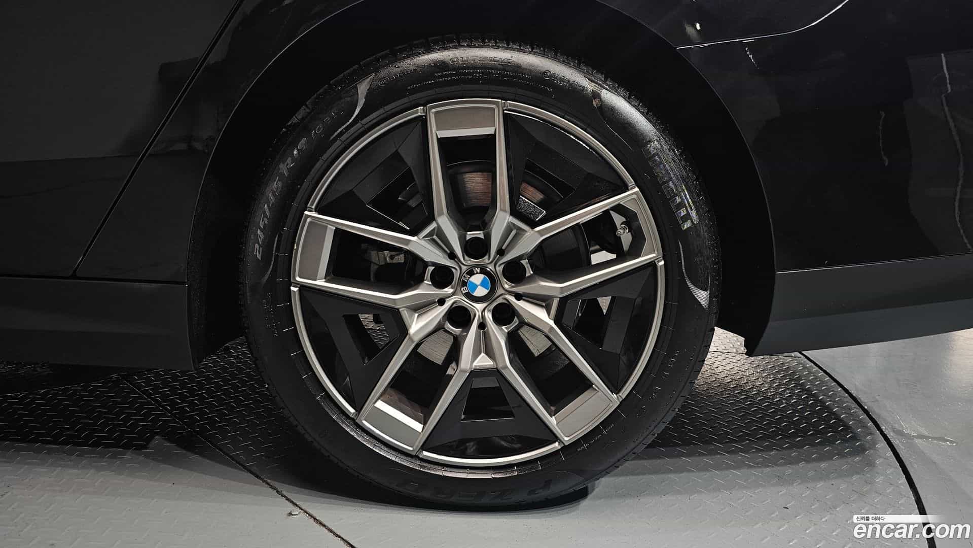 5-Series BMW 2025.5-OUTER-031