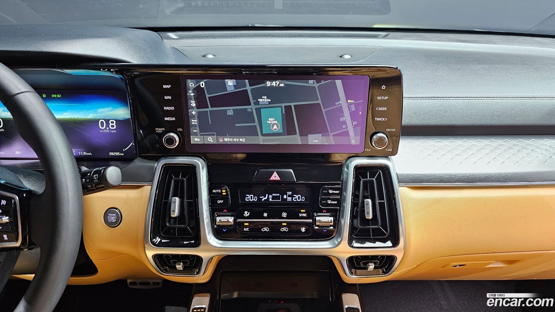 Main__Slider__Photo:Sorento Kia 2021.6-12