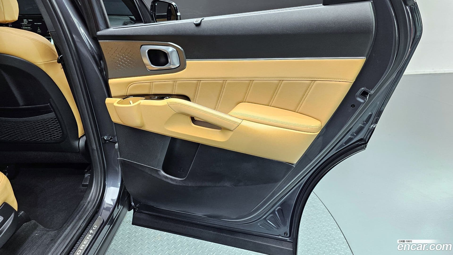 Main__Slider__Photo:Sorento Kia 2021.6-24