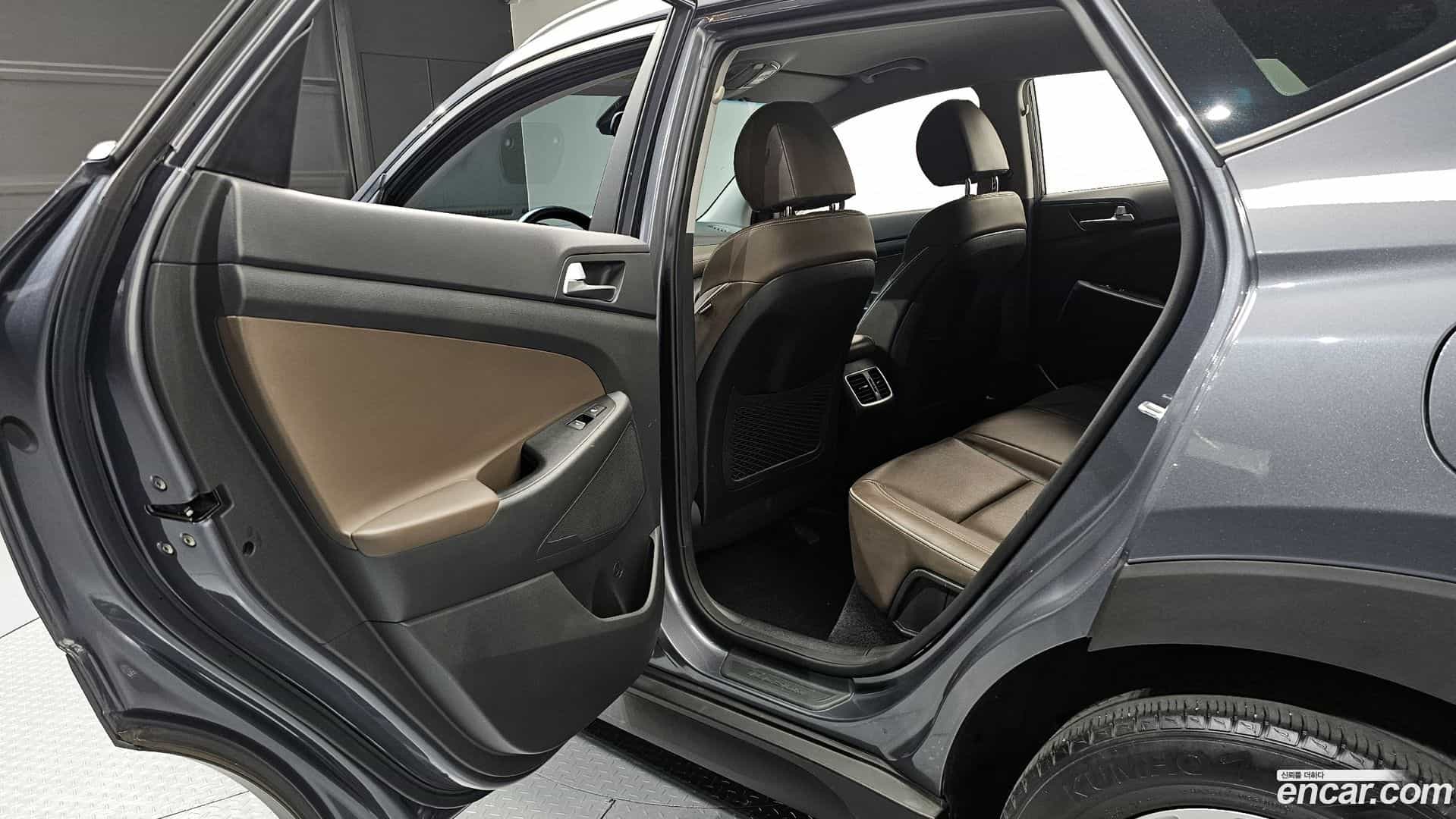 Tucson Hyundai 2019.7-OPTION-016
