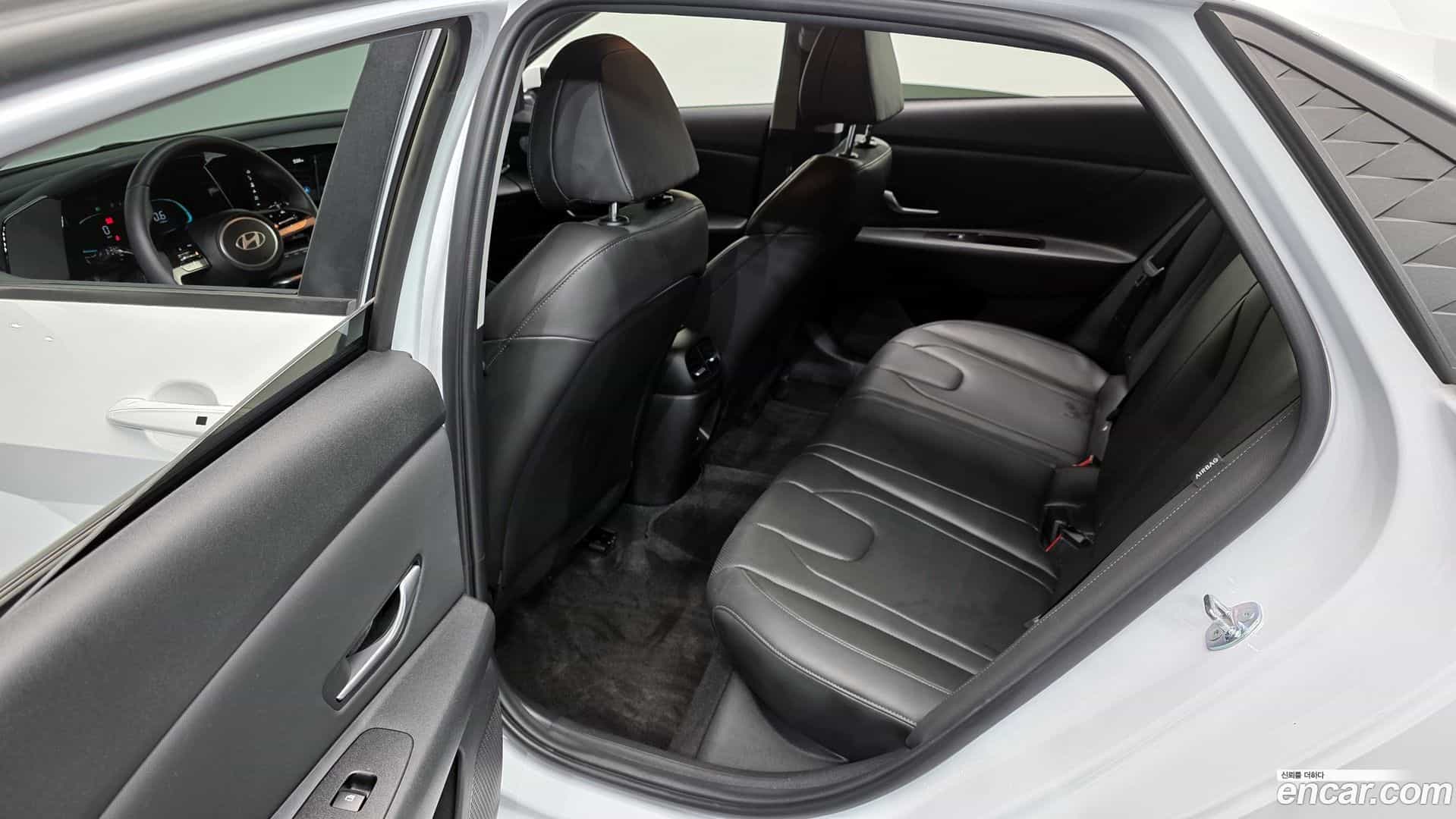 AVANTE Hyundai 2024.7-OPTION-016