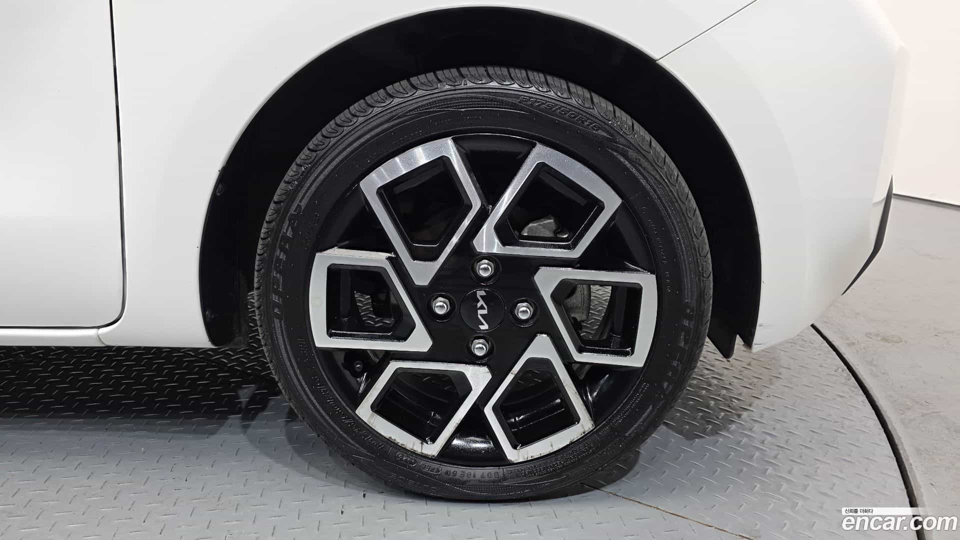 RAY Kia 2023.4-OUTER-005
