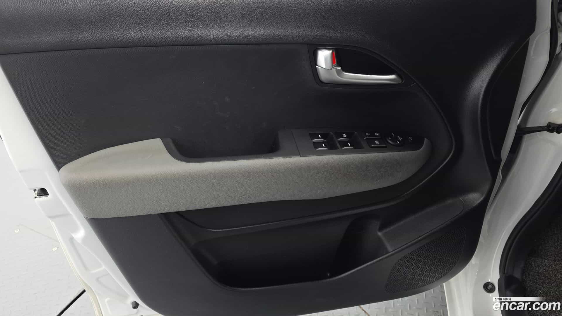 RAY Kia 2023.4-INNER-034