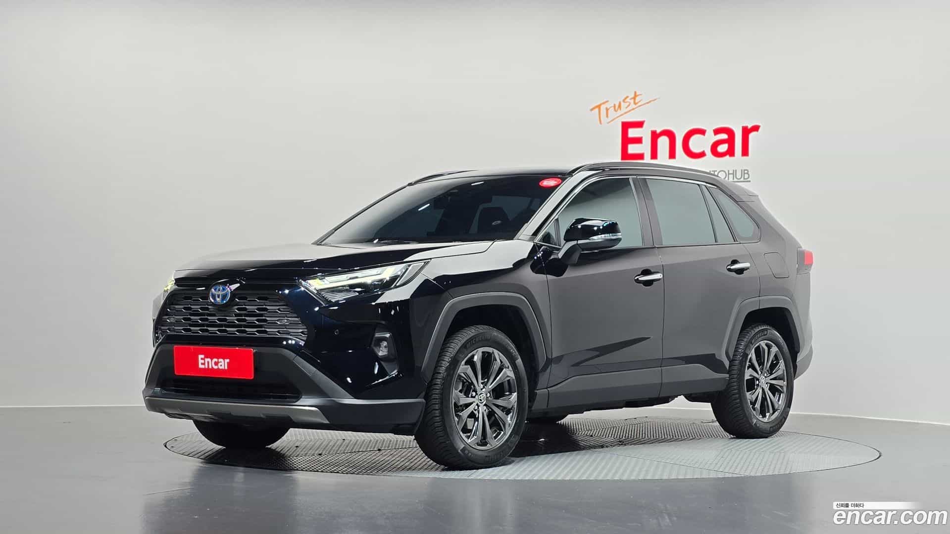 RAV4 Toyota 2023.3-OUTER-001