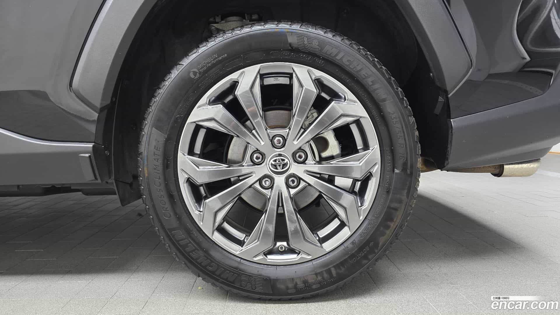 RAV4 Toyota 2023.3-OUTER-031