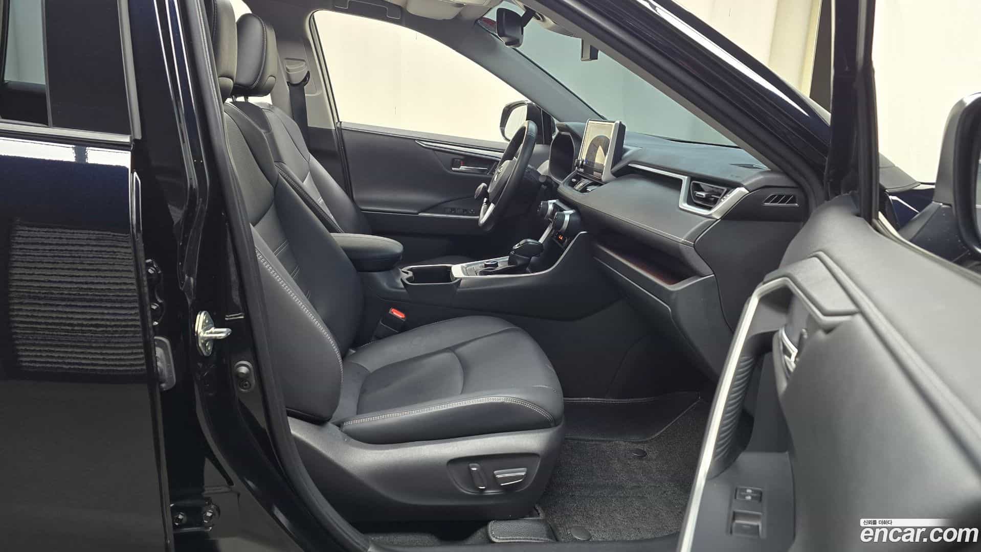 RAV4 Toyota 2023.3-INNER-036