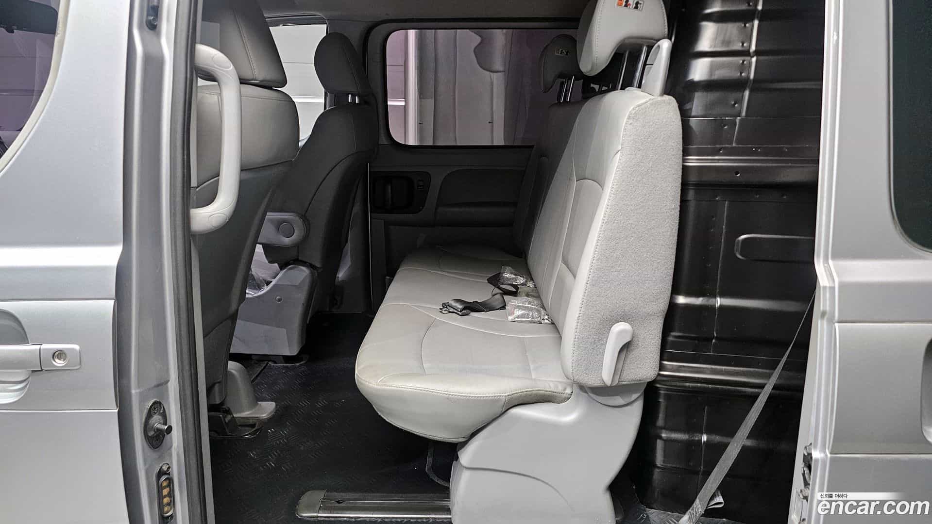 Starex Hyundai 2018.4-OPTION-015