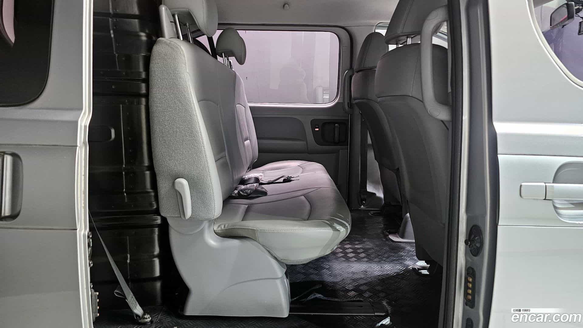 Starex Hyundai 2018.4-OPTION-016
