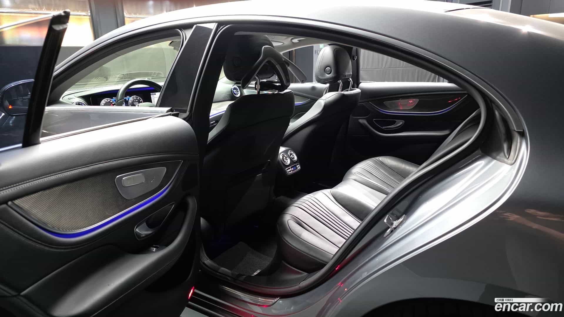 CLS-Class Mercedes-Benz 2018.10-INNER-036