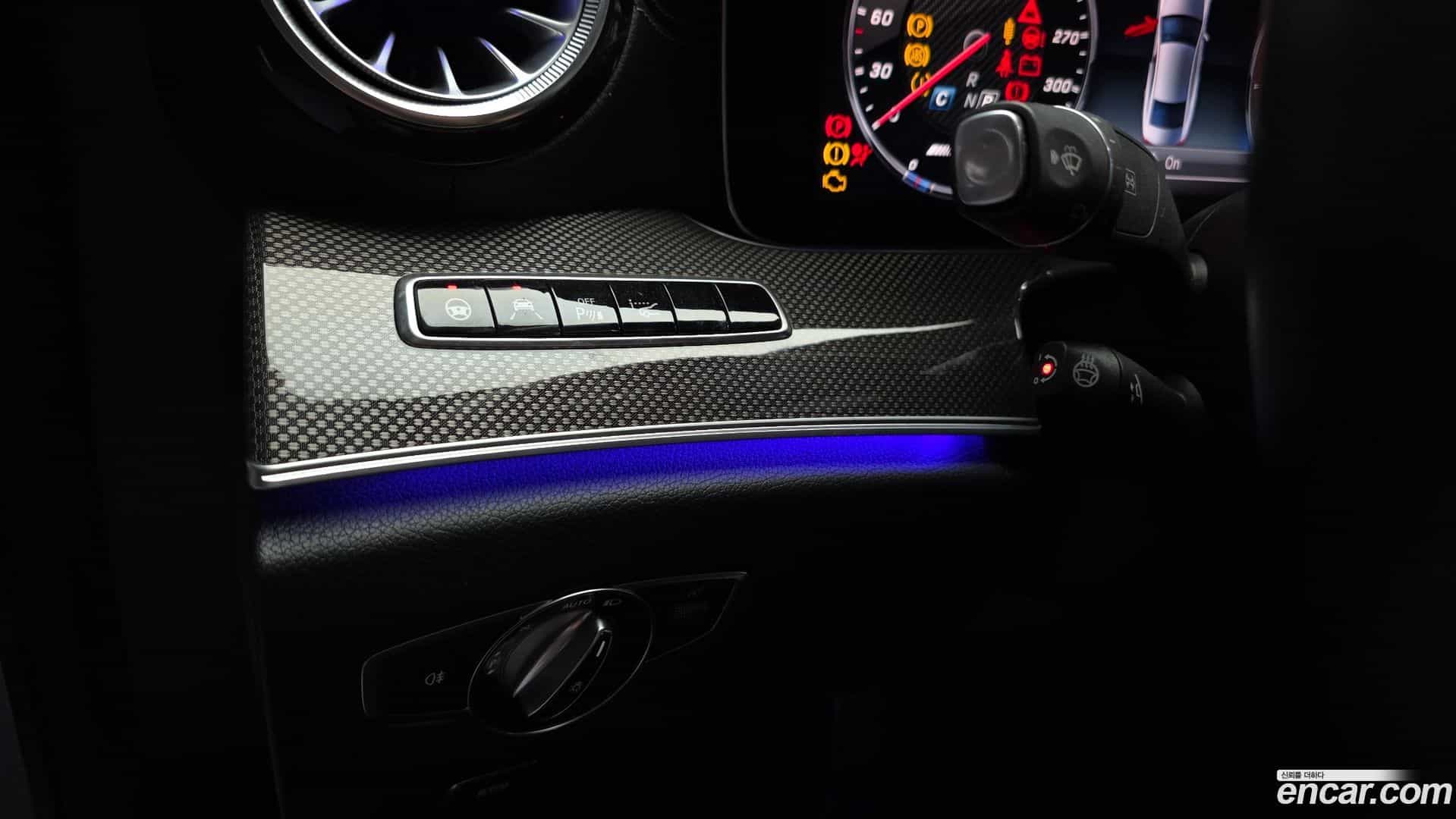 CLS-Class Mercedes-Benz 2018.10-OPTION-040