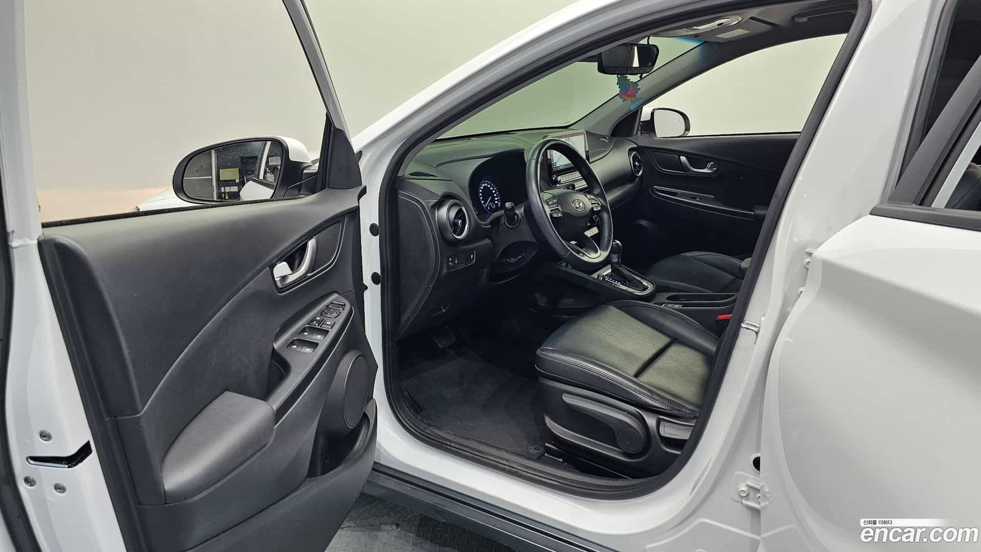 Kona Hyundai 2022.3-INNER-010