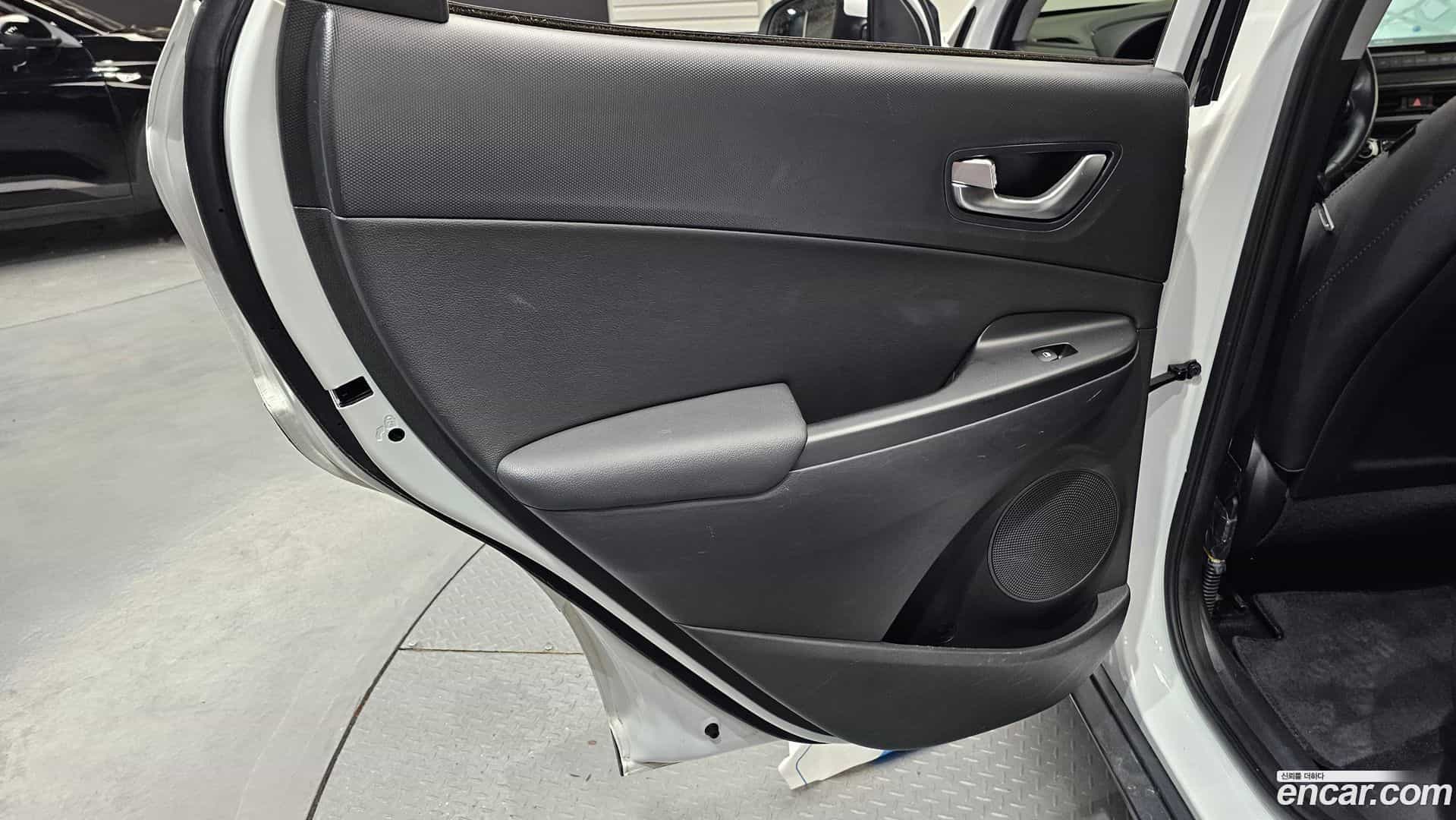 Kona Hyundai 2022.3-INNER-035