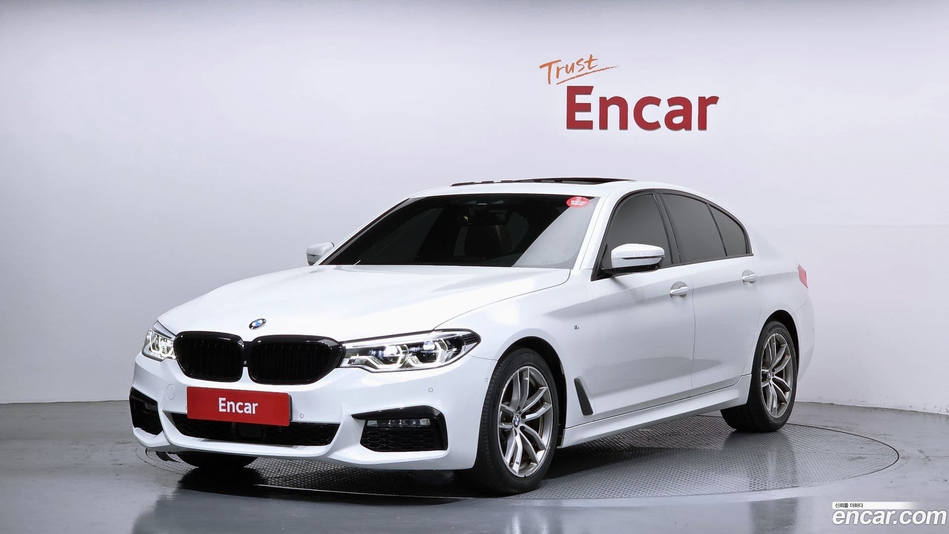 Main__Slider__Photo:5-Series BMW 2017.2-0