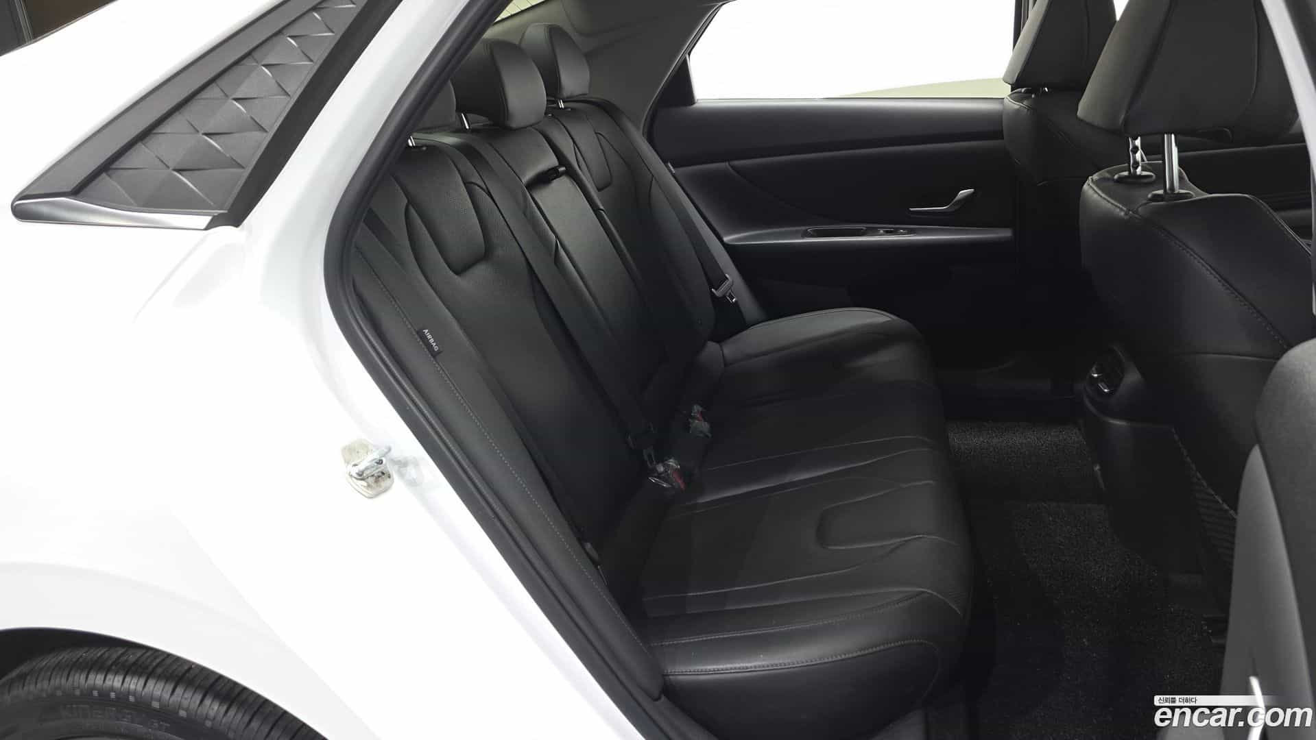 AVANTE Hyundai 2023.5-OPTION-015