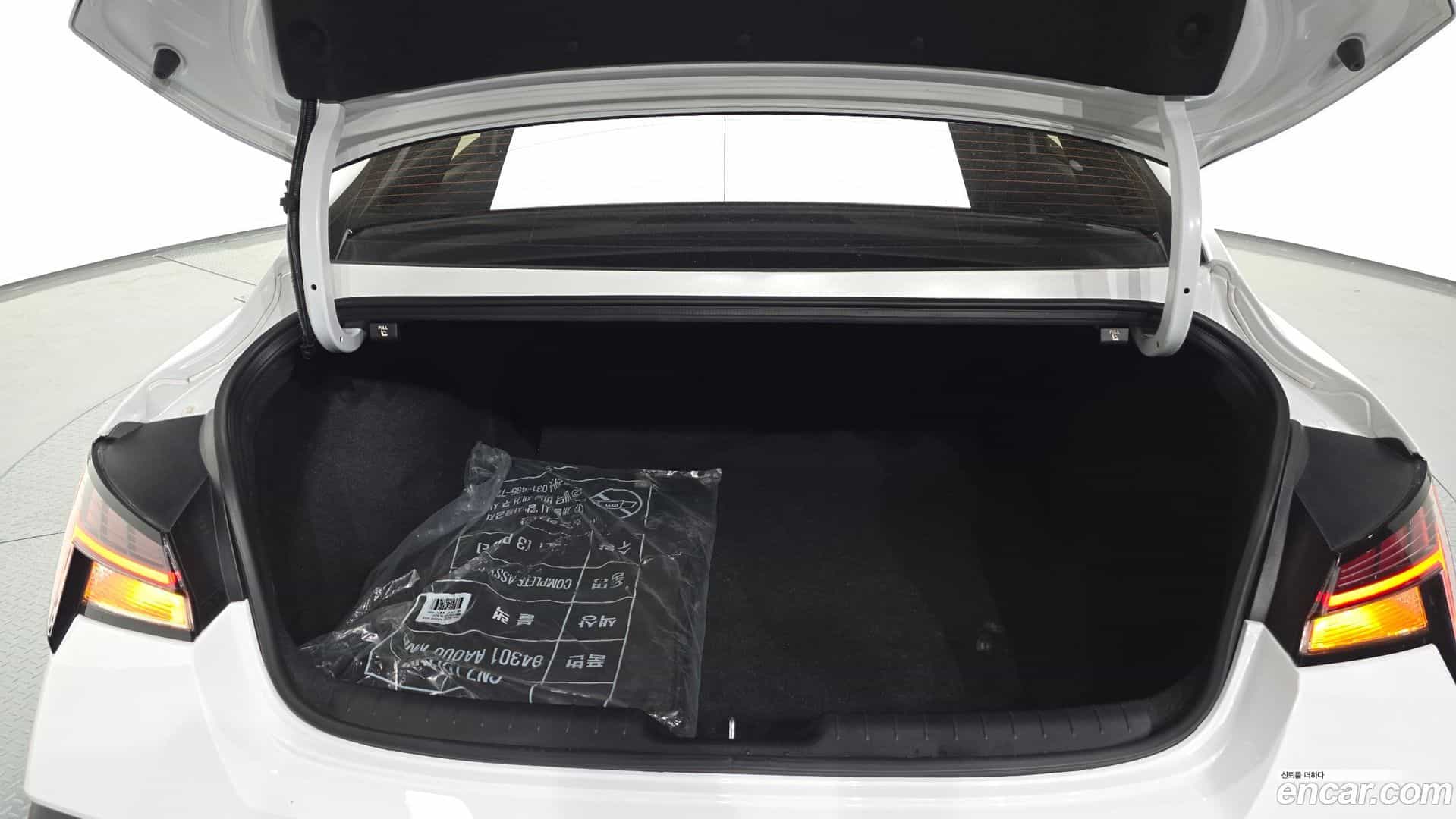 AVANTE Hyundai 2023.5-OPTION-024