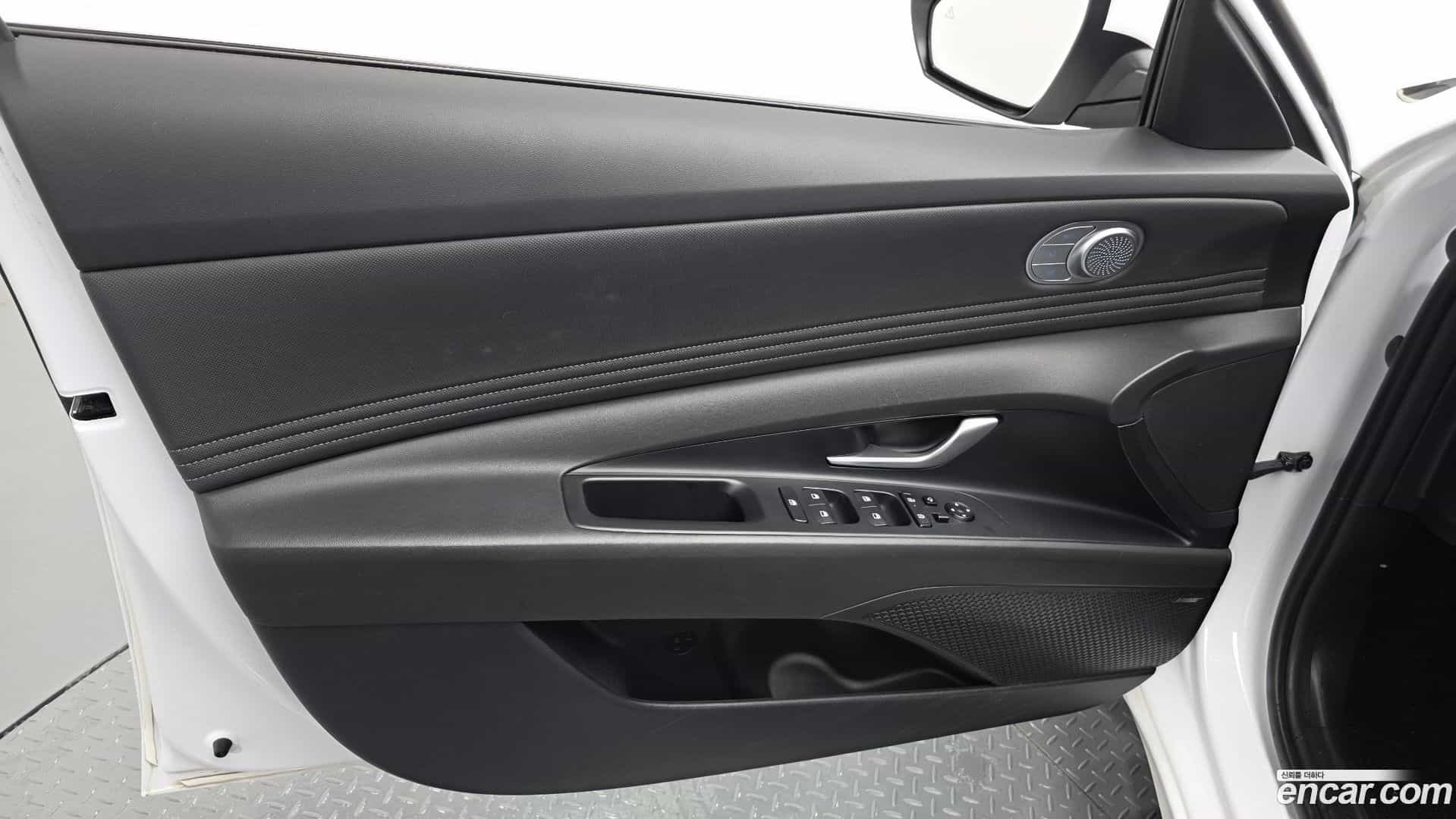 AVANTE Hyundai 2023.5-OPTION-044