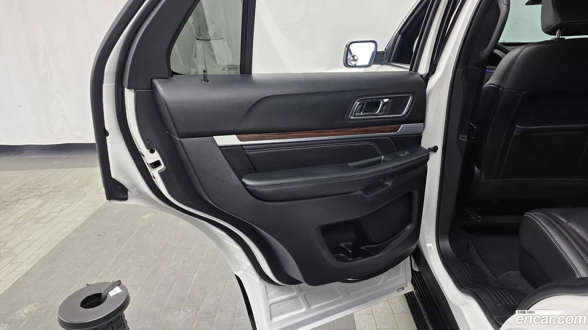 Explorer Ford 2018.11-INNER-035