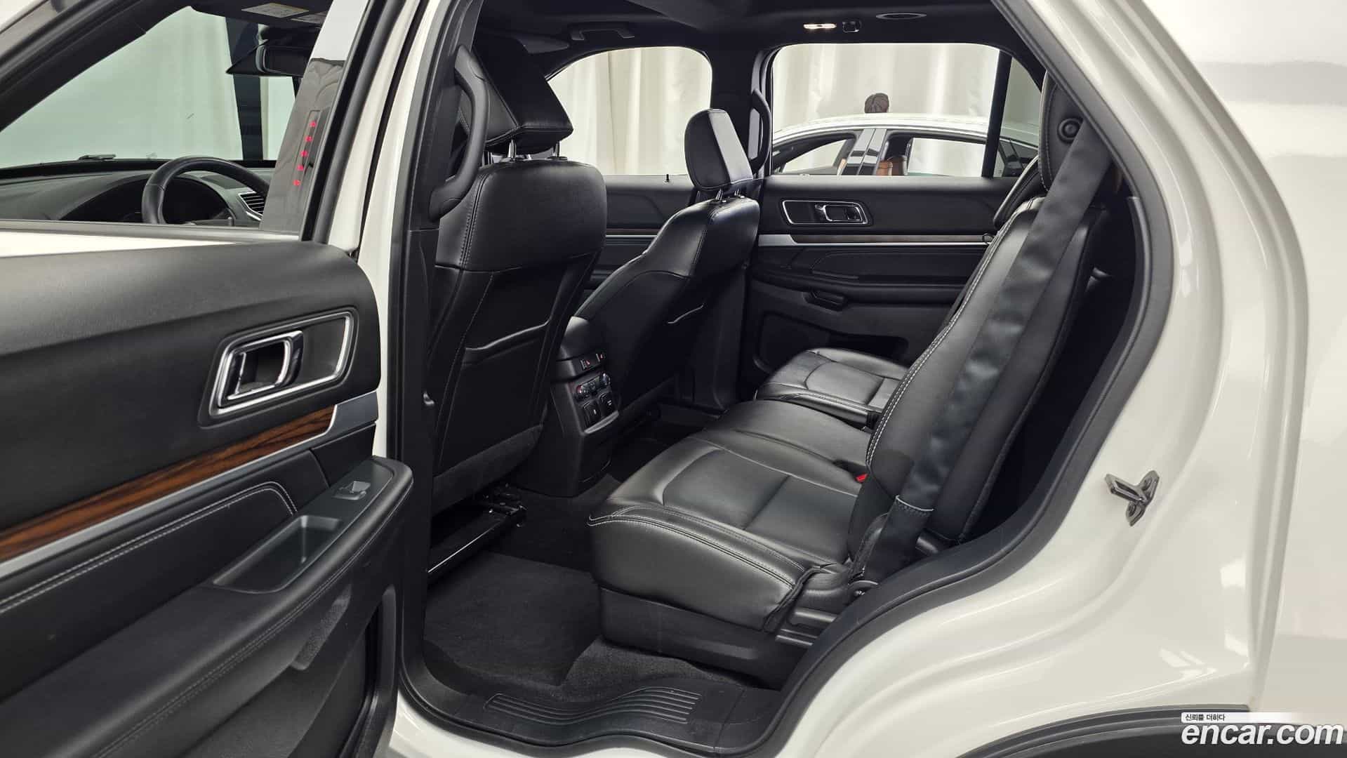 Explorer Ford 2018.11-INNER-036