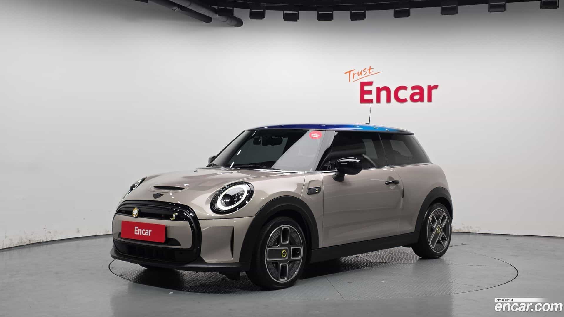Cooper Mini 2022.5-OUTER-001
