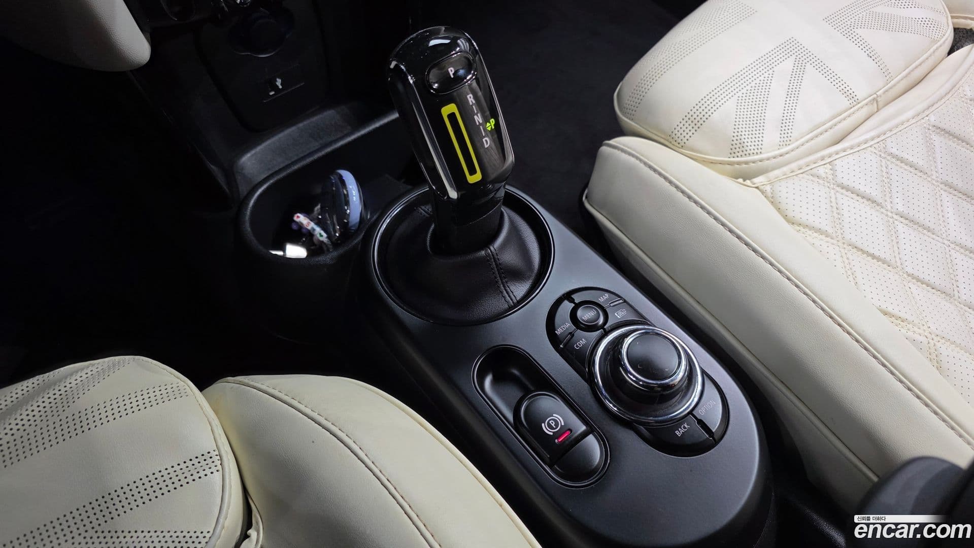 Main__Slider__Photo:Cooper Mini 2022.5-8