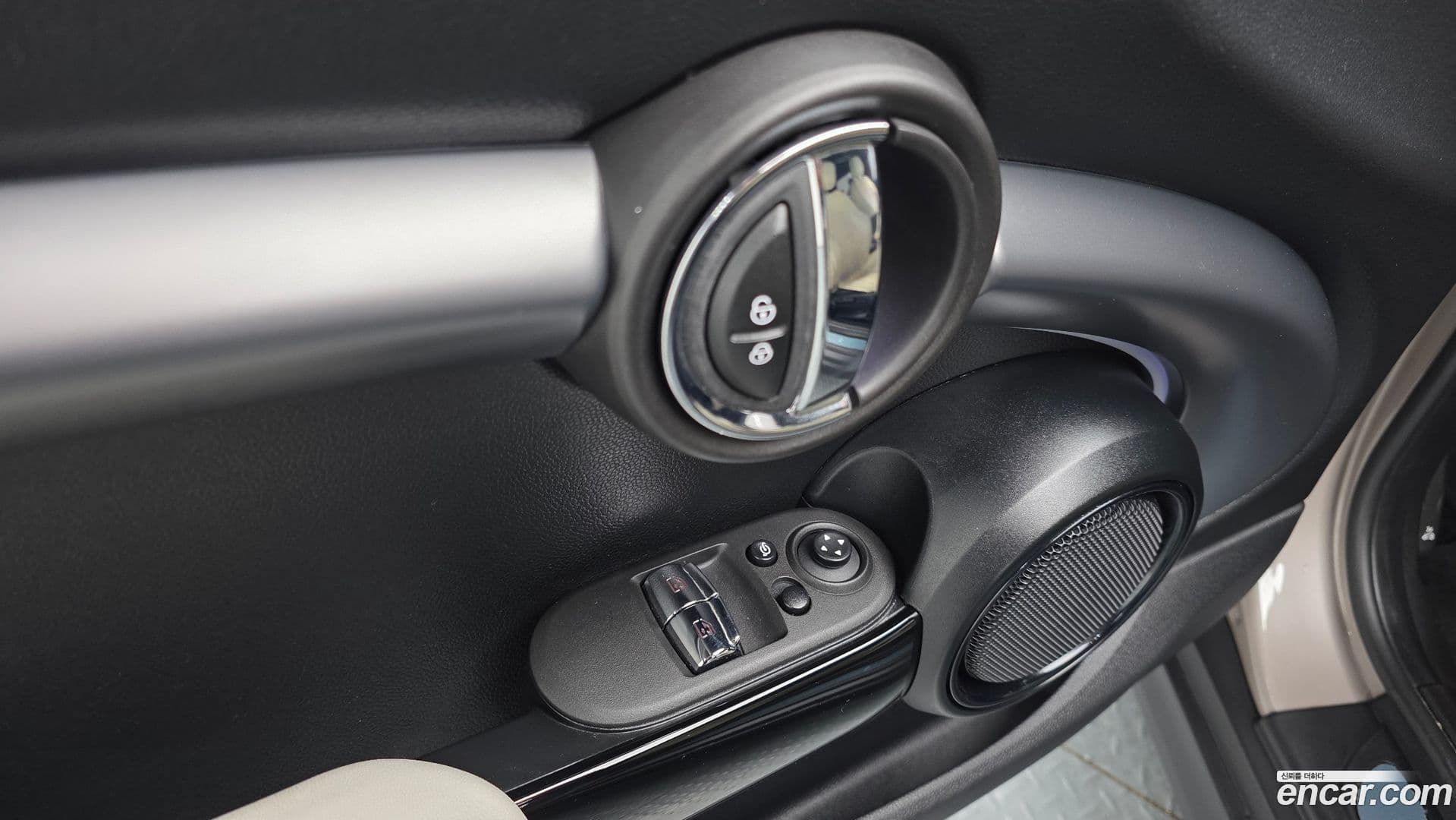 Main__Slider__Photo:Cooper Mini 2022.5-11