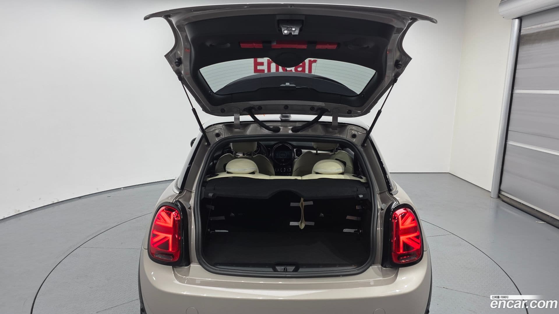 Main__Slider__Photo:Cooper Mini 2022.5-19