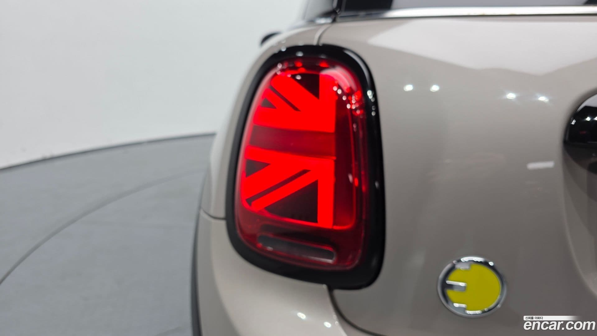 Main__Slider__Photo:Cooper Mini 2022.5-22