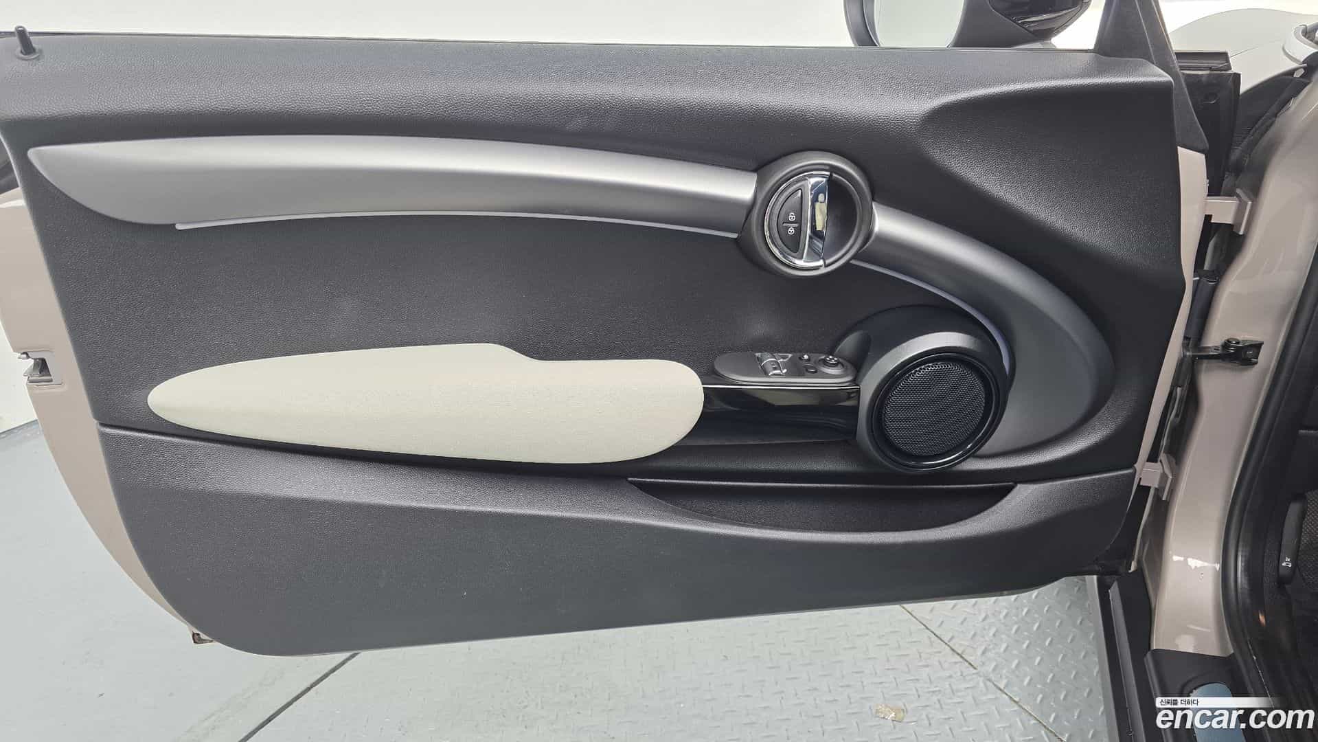 Cooper Mini 2022.5-INNER-034