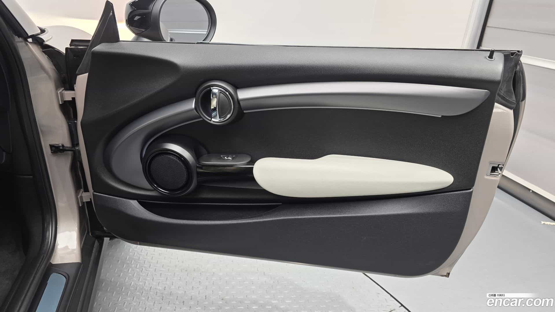 Cooper Mini 2022.5-INNER-035