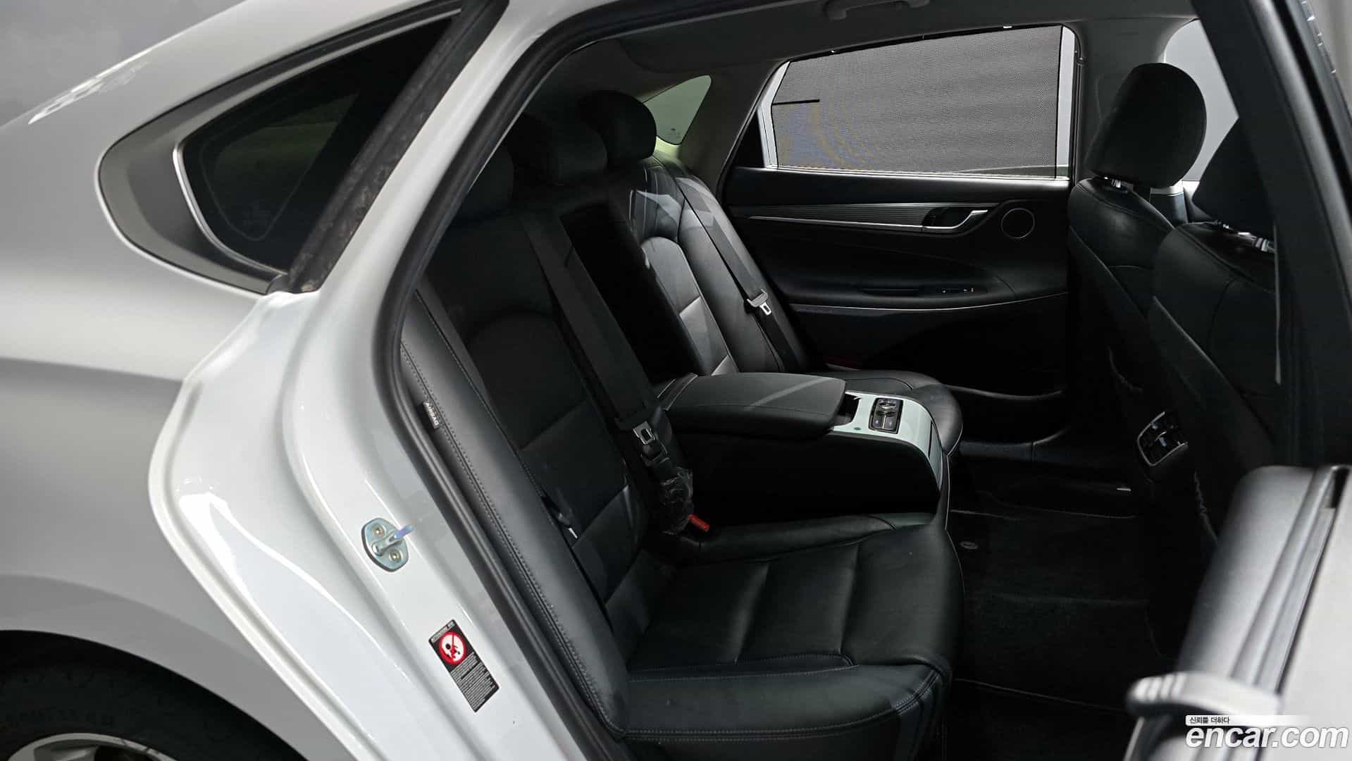 Grandeur Hyundai 2017.8-OPTION-015
