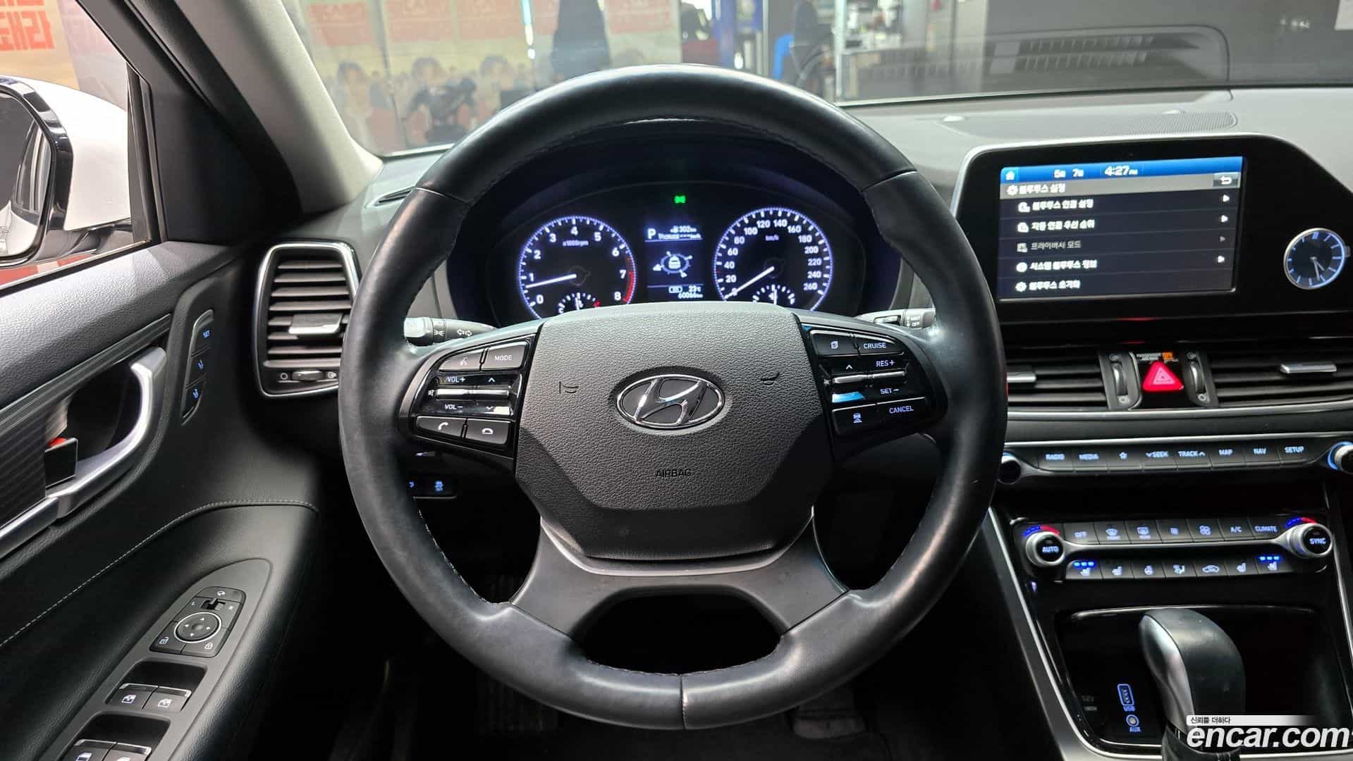 Grandeur Hyundai 2017.8-OPTION-017