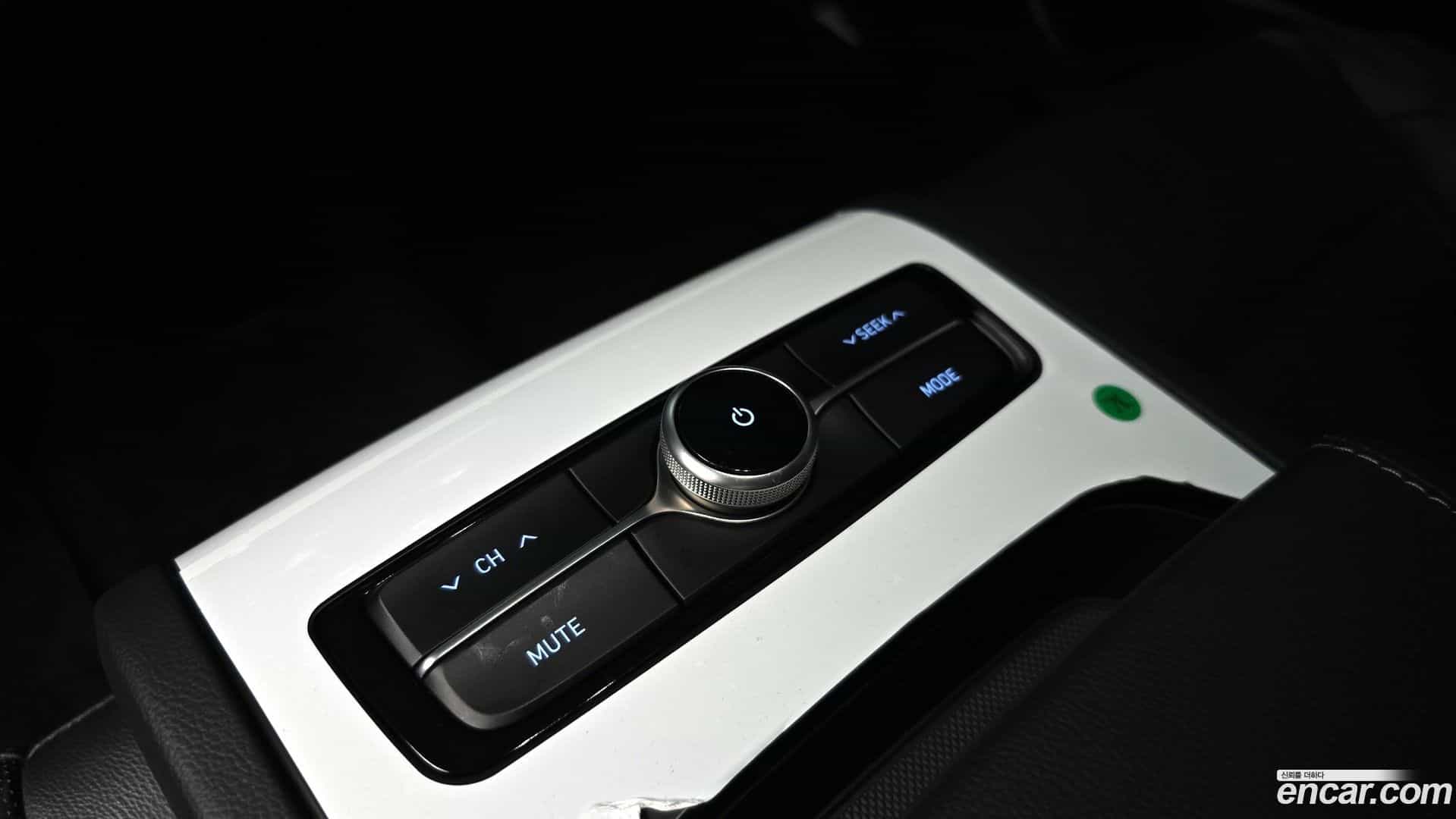 Grandeur Hyundai 2017.8-OPTION-040