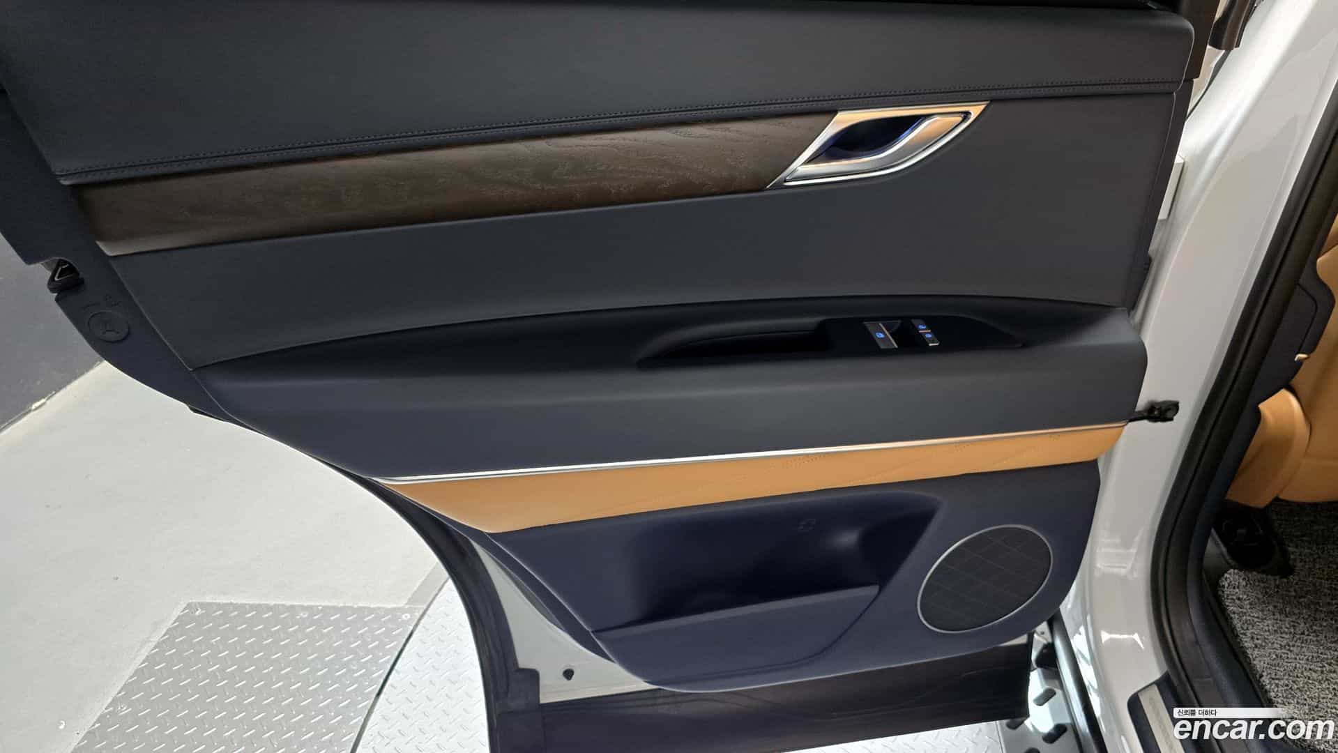 GV80 Genesis 2023.0-INNER-035