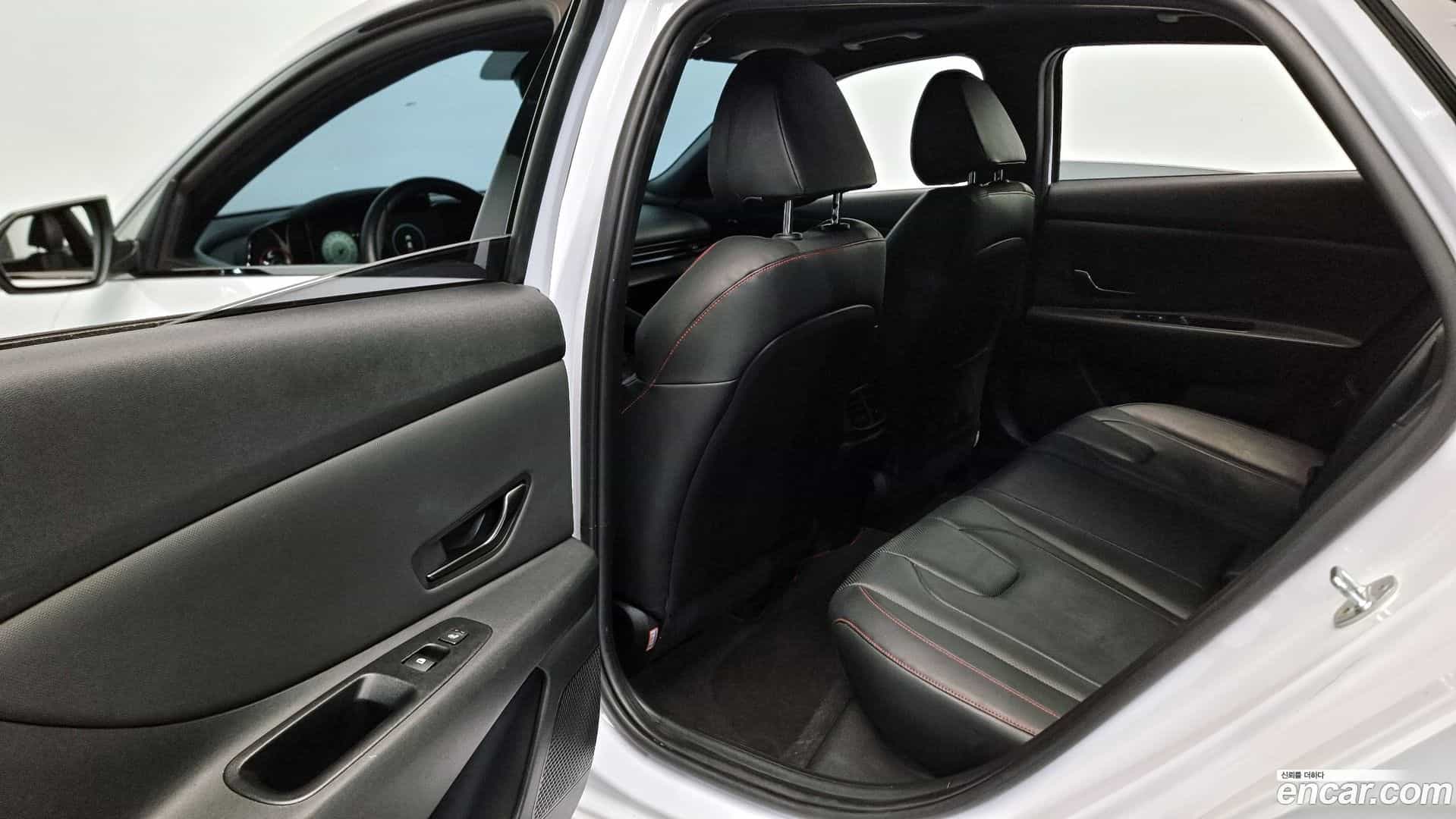 AVANTE Hyundai 2021.4-OPTION-015