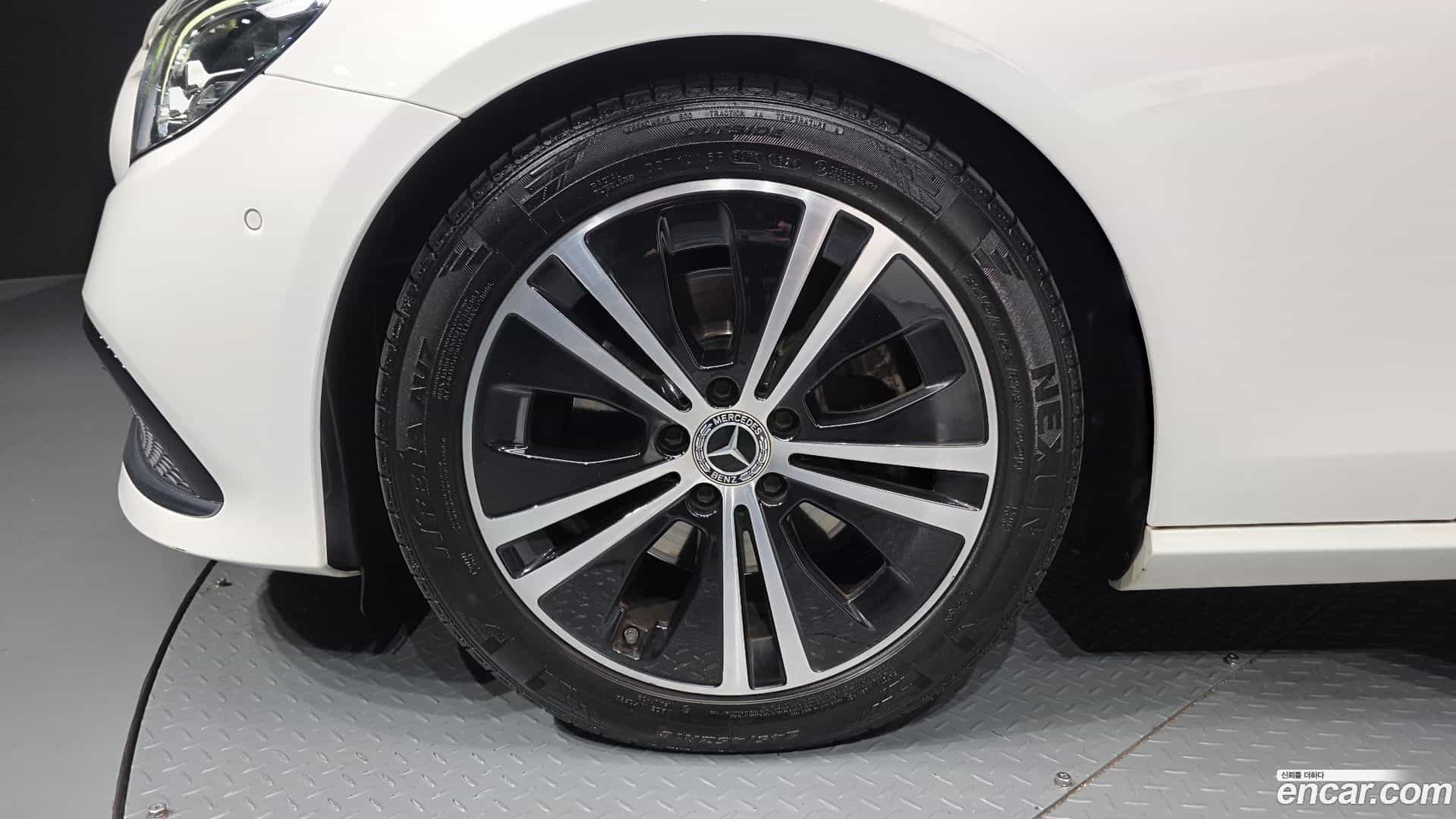 E-Class Mercedes-Benz 2021.6-OUTER-005
