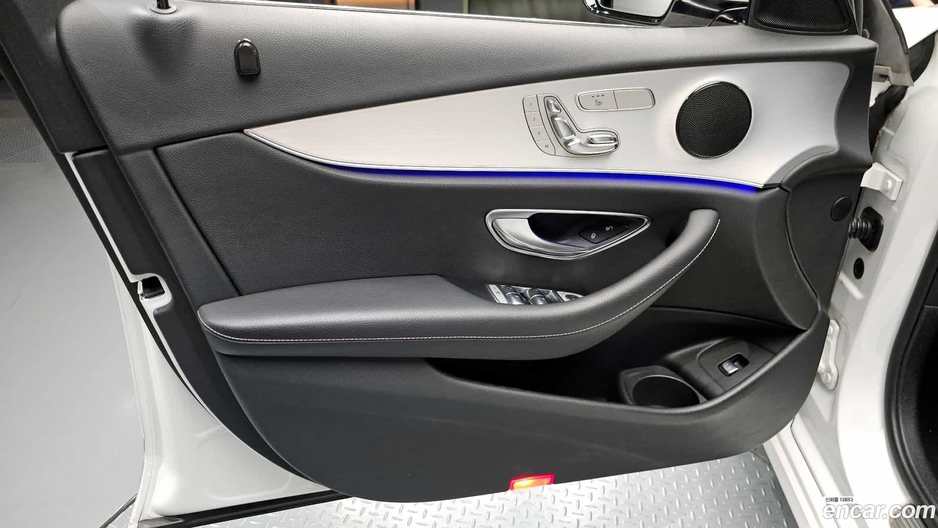 E-Class Mercedes-Benz 2021.6-INNER-034