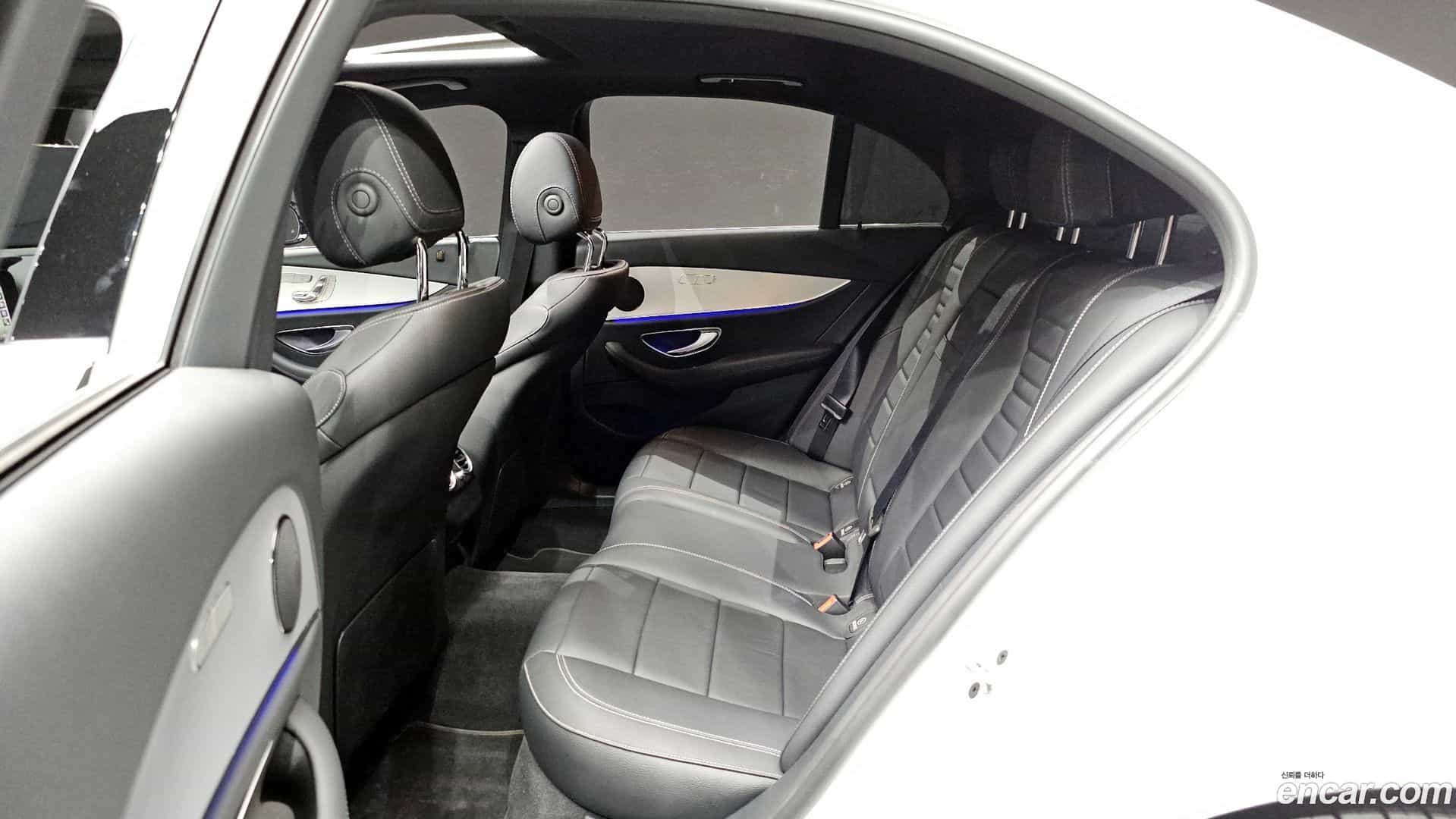 E-Class Mercedes-Benz 2021.6-INNER-036
