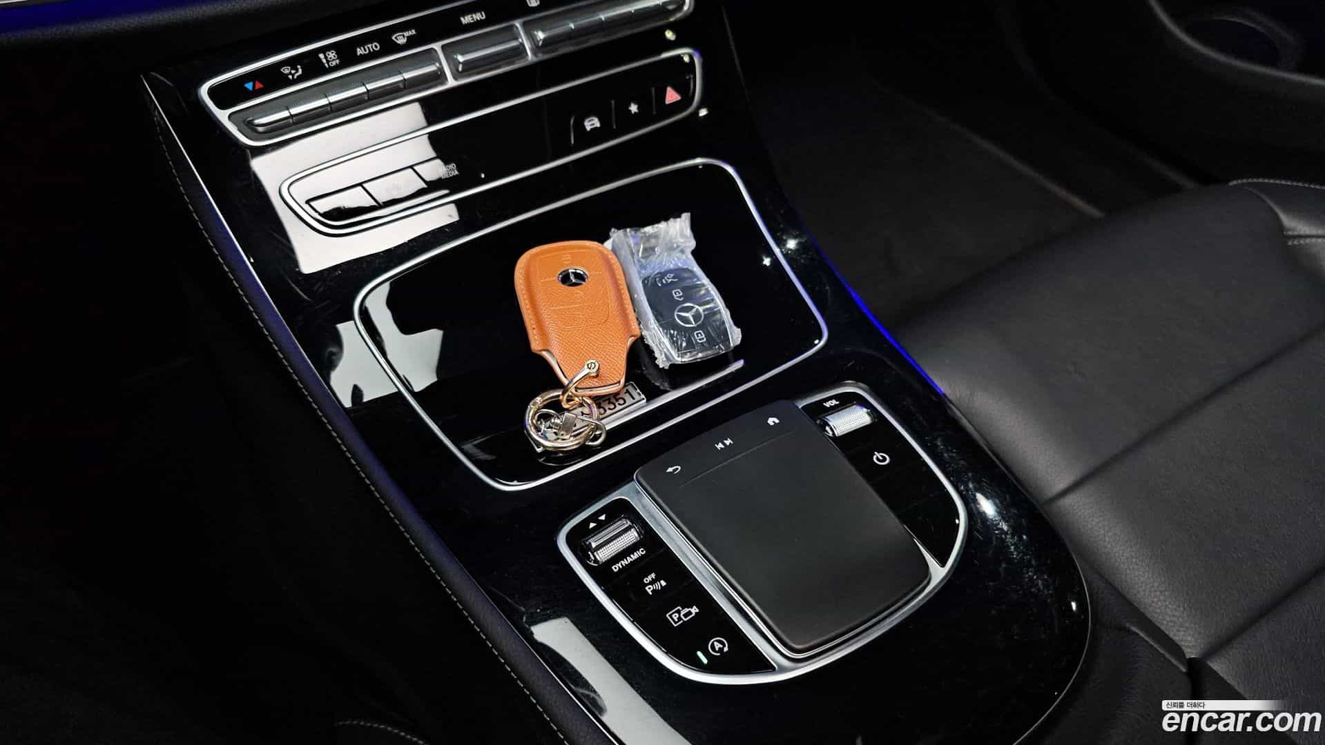 E-Class Mercedes-Benz 2021.6-OPTION-040