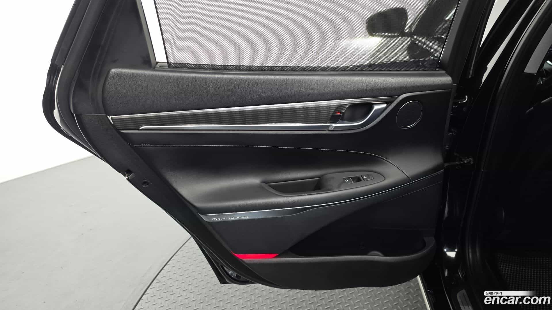 Grandeur Hyundai 2016.11-INNER-035