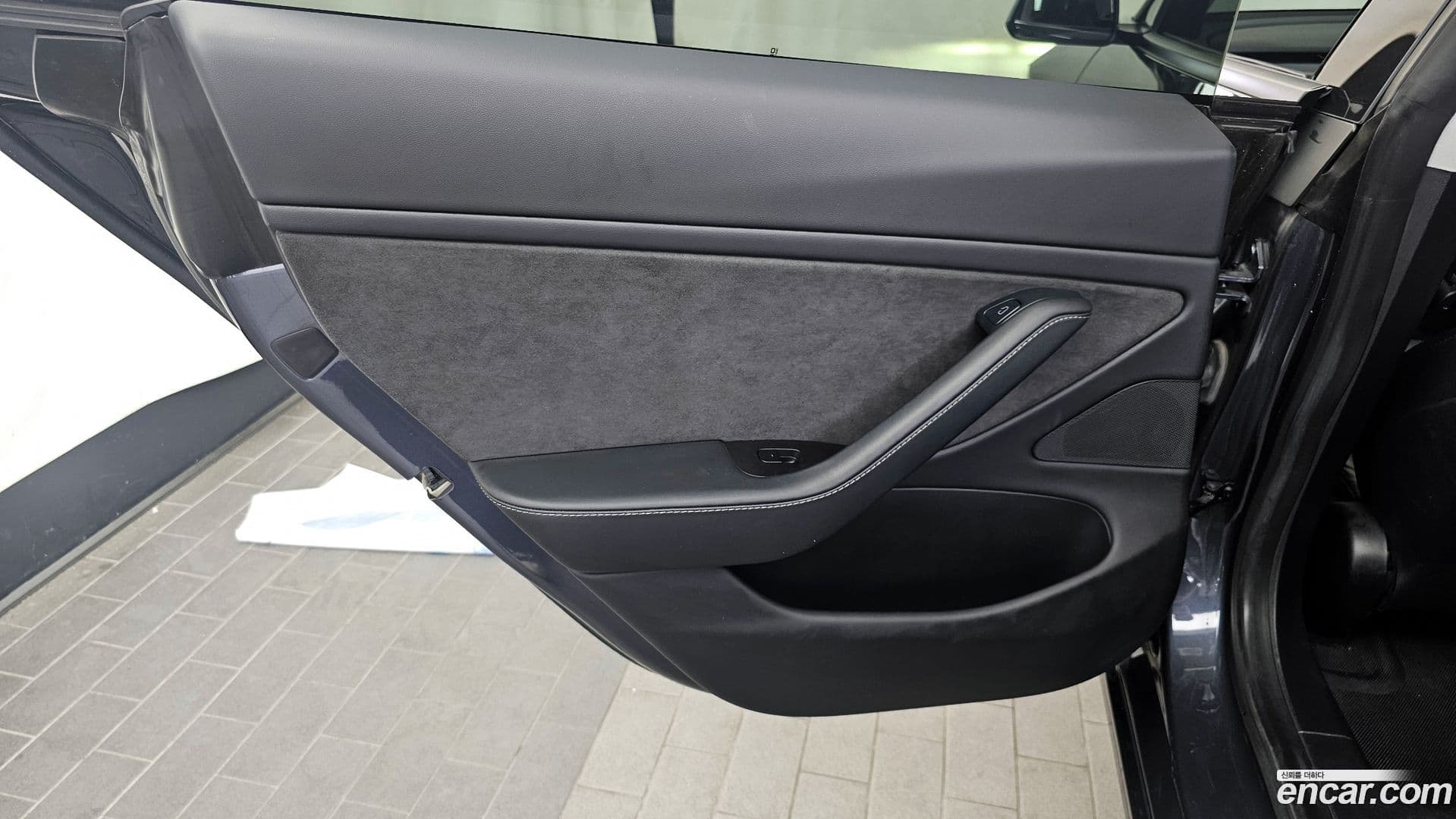 Main__Slider__Photo:Model 3 Tesla 2021.2-24